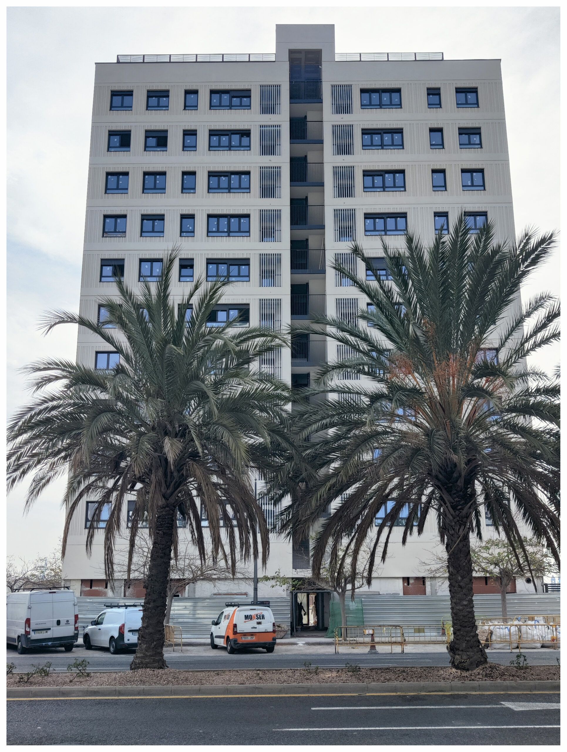 41 VIVIENDAS VPPA (ALQUILER) DE CONSUMO PRACTICAMENTE NULO. VALENCIA. AUMSA